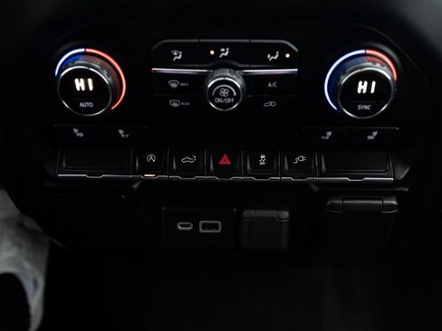 Used 2019 Chevrolet Silverado 1500 LT w/ Fleet Comfort Package image 17