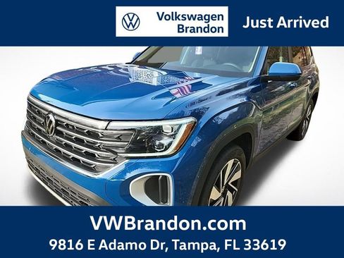 Used 2025 Volkswagen Atlas SE image 1