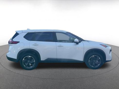 Used 2025 Nissan Rogue SV image 16