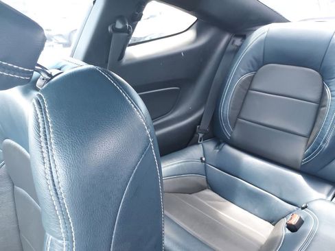 Used 2017 Ford Mustang Coupe RWD image 12