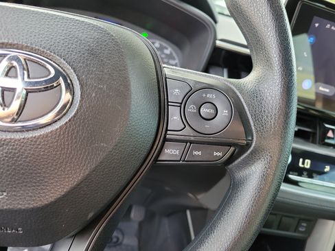 Used 2024 Toyota Corolla Cross AWD Hybrid image 30