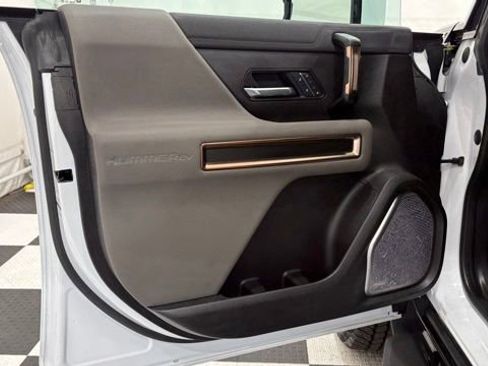 Used 2025 GMC Hummer EV 2X w/ LPO, Cargo Utility Package AWD/4WD image 18