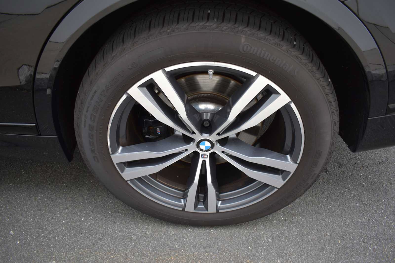 Used 2024 BMW X7 xDrive40i w/ M Sport Package AWD/4WD image 23