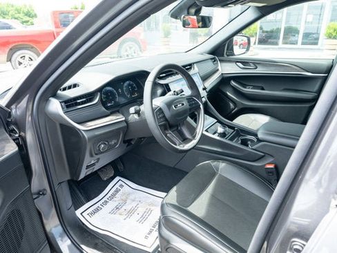 New 2026 Jeep Grand Cherokee Altitude AWD/4WD image 14