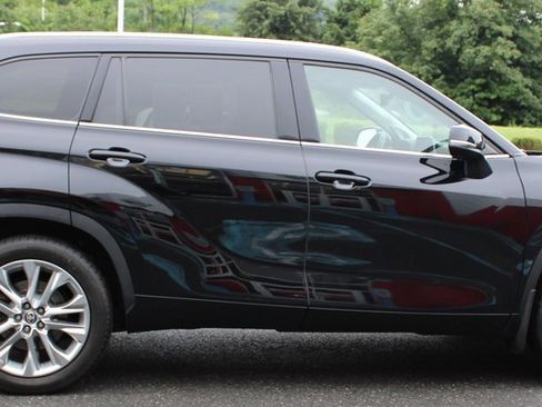 Used 2021 Toyota Highlander Limited image 5