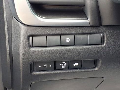 Used 2026 Nissan Rogue SV image 19