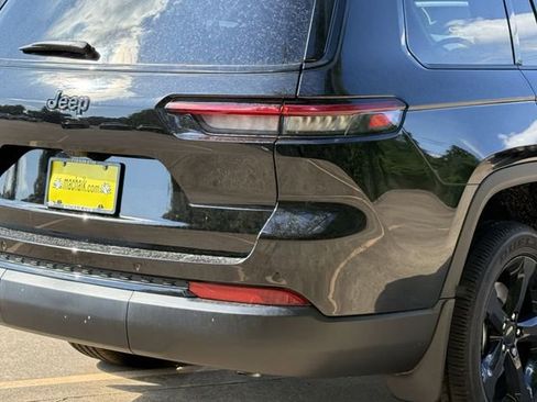 New 2025 Jeep Grand Cherokee L Altitude RWD image 10