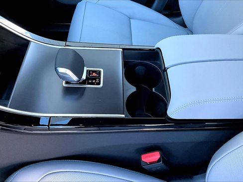 New 2026 Land Rover Range Rover Velar Dynamic SE image 8