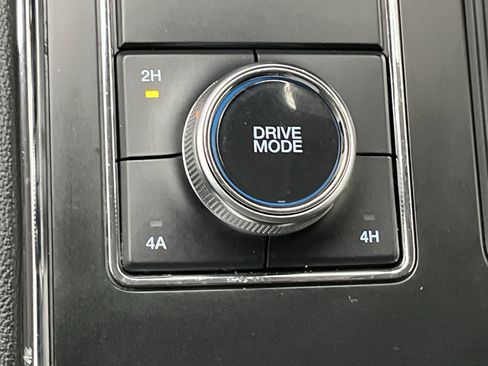 Used 2022 Ford Expedition XLT image 17