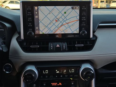 Used 2019 Toyota RAV4 Limited image 22