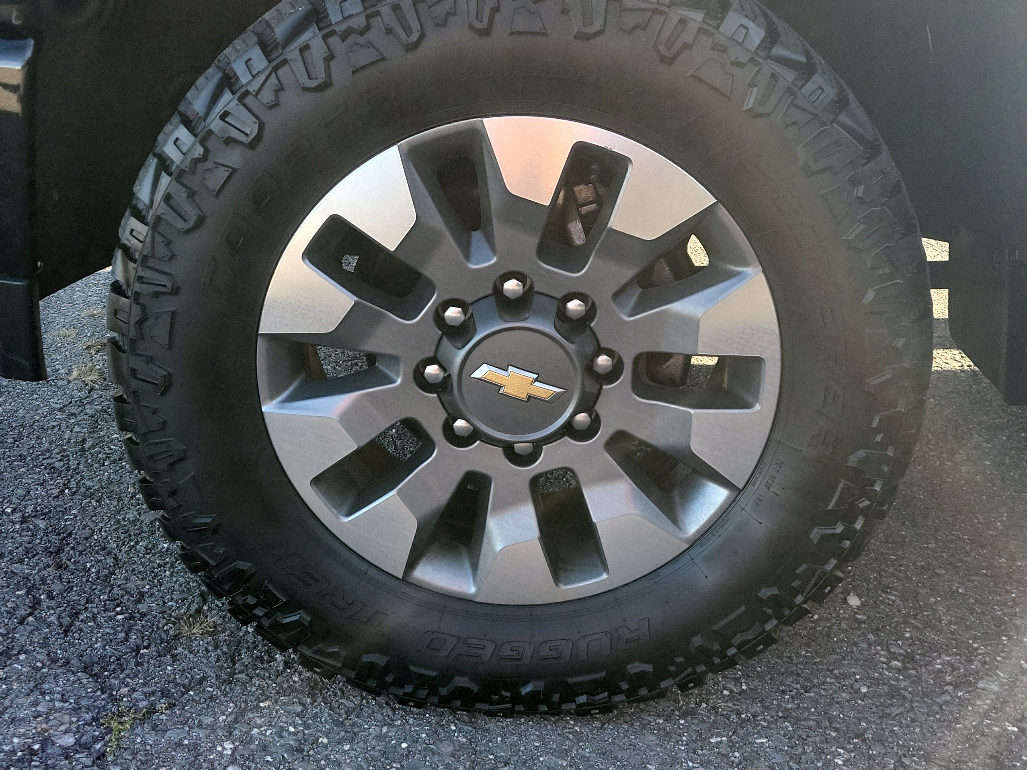 Used 2023 Chevrolet Silverado 2500 Custom w/ Custom Value Package AWD/4WD image 12