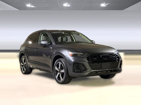 Used 2023 Audi Q5 2.0T Premium Plus w/ Premium Plus Package AWD/4WD image 7