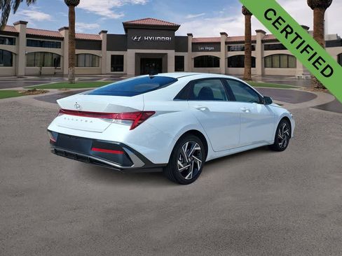 Used 2025 Hyundai Elantra SEL FWD image 8