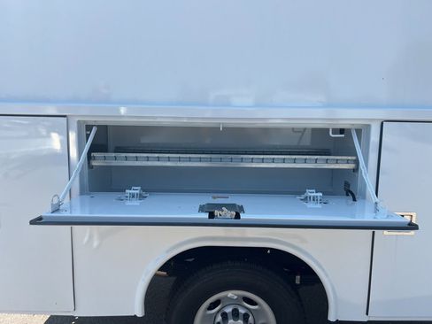 New 2025 Chevrolet Express 3500 w/ Power Convenience Package image 20