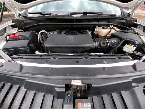 Used 2023 Chevrolet Tahoe Z71 w/ Luxury Package AWD/4WD image 32
