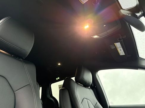 New 2026 Chrysler Pacifica Select image 25