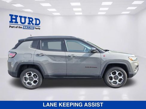 Used 2022 Jeep Compass Trailhawk w/ Trailhawk Elite Group AWD/4WD image 3