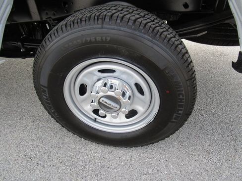 New 2025 Ford F250 XL w/ FX4 Off-Road Package image 10