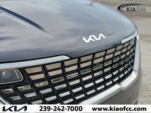 Certified 2024 Kia Carnival SX Prestige FWD image 10