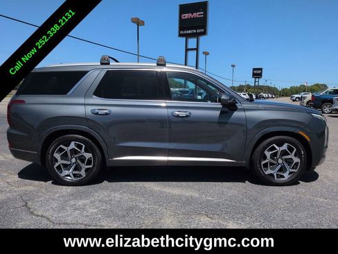 Used 2022 Hyundai Palisade Calligraphy w/ Winter Package FWD image 2
