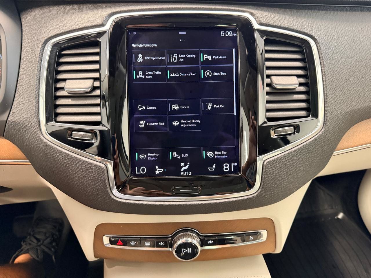 Used 2017 Volvo XC90 T6 Inscription w/ Vision Package AWD/4WD image 45