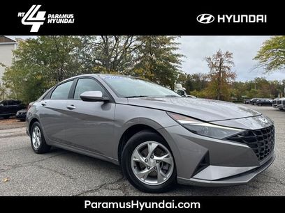 Used 2023 Hyundai Elantra SE