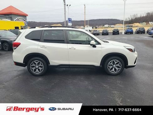 Used 2021 Subaru Forester Premium image 7