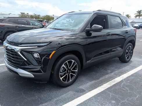New 2026 Chevrolet TrailBlazer LT w/ Convenience Package FWD image 3