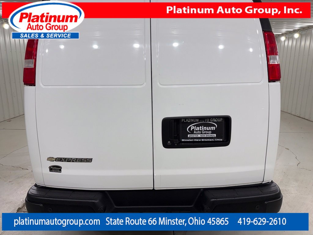 Used 2020 Chevrolet Express 3500 Extended w/ Driver Convenience Package RWD image 4