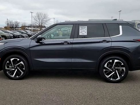 Used 2024 Mitsubishi Outlander SE image 5
