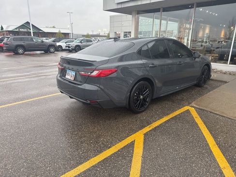 Used 2025 Toyota Camry SE AWD/4WD image 7
