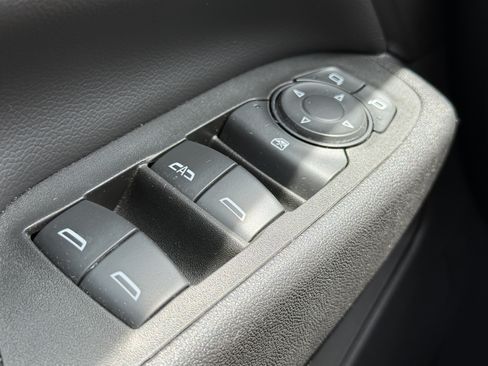 Used 2021 Chevrolet Equinox LT AWD/4WD image 24