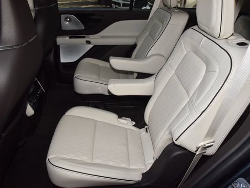 Used 2023 Lincoln Aviator Black Label AWD/4WD image 14