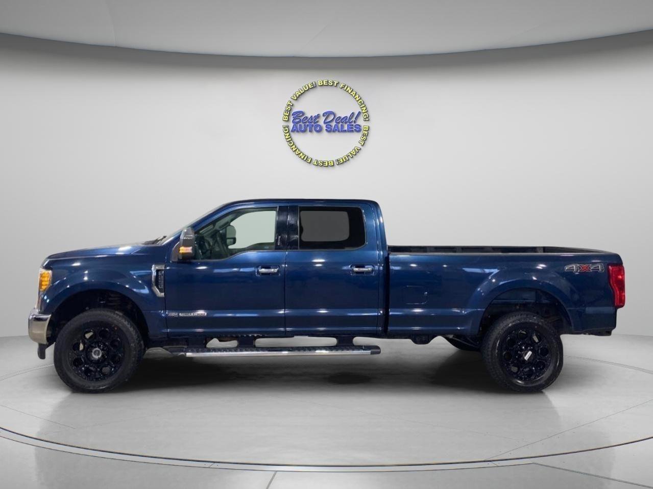 Used 2017 Ford F250 XLT w/ XLT Premium Package AWD/4WD image 2