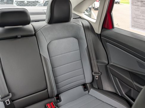 Used 2025 Volkswagen Jetta SE FWD image 14