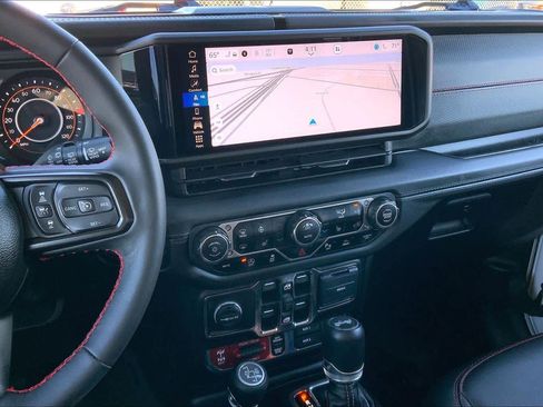 Used 2024 Jeep Wrangler Unlimited Rubicon image 7