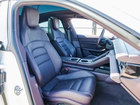 Certified 2021 Porsche Taycan image 28