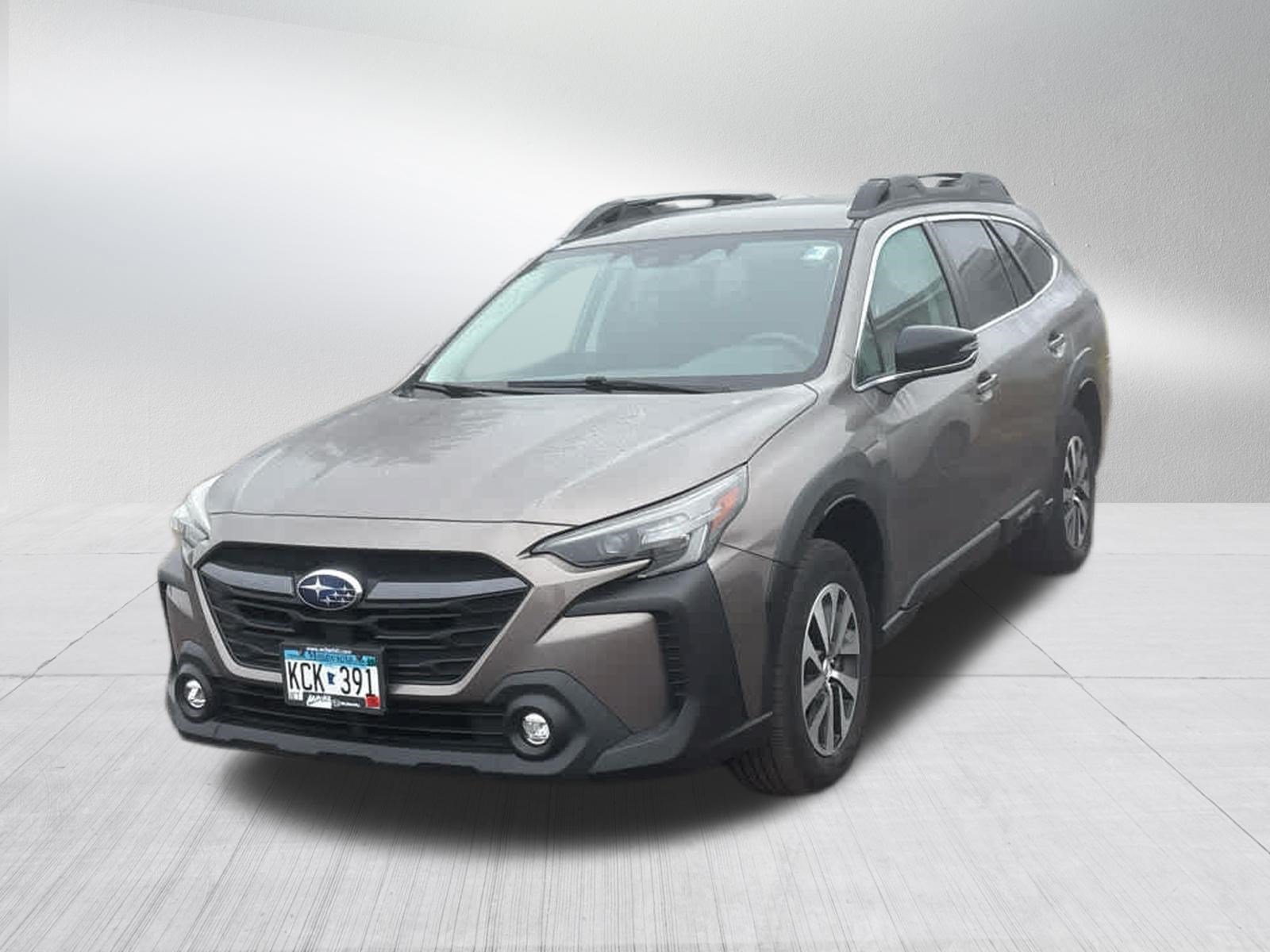 Used 2024 Subaru Outback Premium AWD/4WD image 16