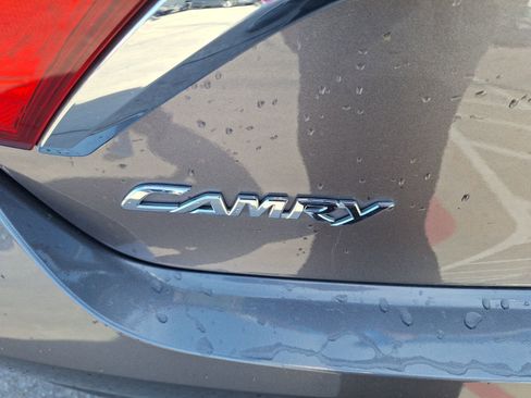 Used 2016 Toyota Camry LE image 13