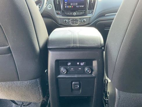 Used 2023 Chevrolet Traverse LT w/ Rear Camera Mirror Package AWD/4WD image 24