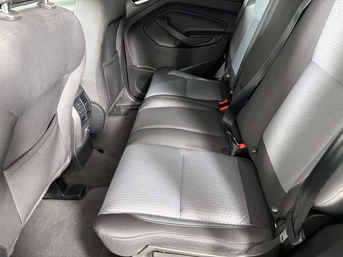 Used 2018 Ford Escape SE image 19