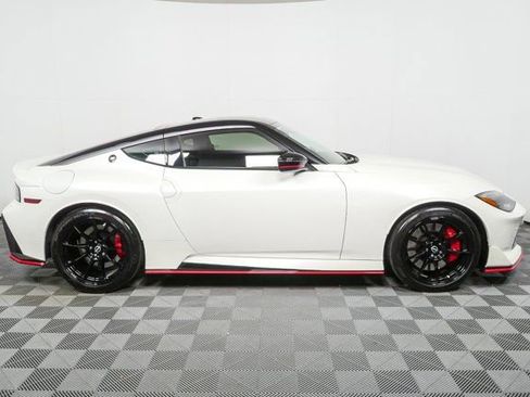 Used 2025 Nissan Z NISMO w/ Floor Mat Package RWD image 27