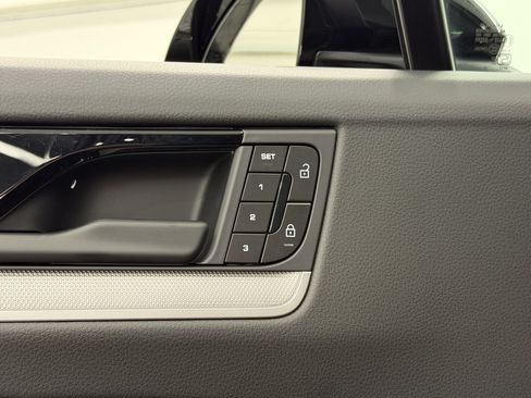 Certified 2026 Porsche Cayenne AWD/4WD image 29
