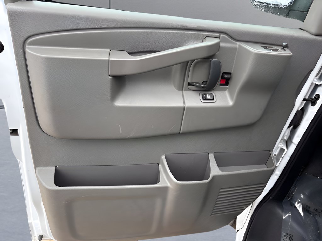 Used 2023 Chevrolet Express 3500 LS RWD image 9