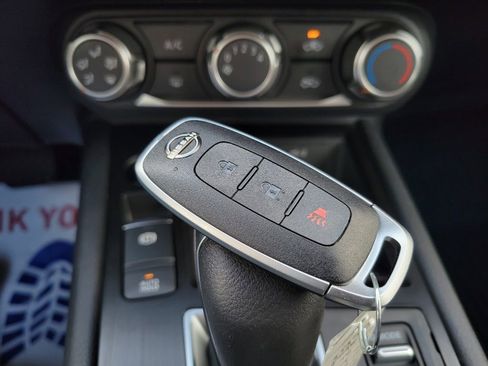 Used 2025 Nissan Kicks SV FWD image 21