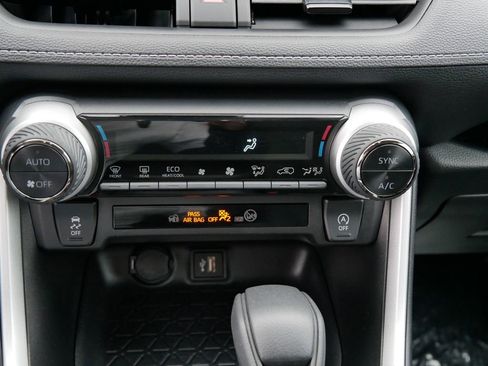 Certified 2025 Toyota RAV4 XLE AWD/4WD image 25