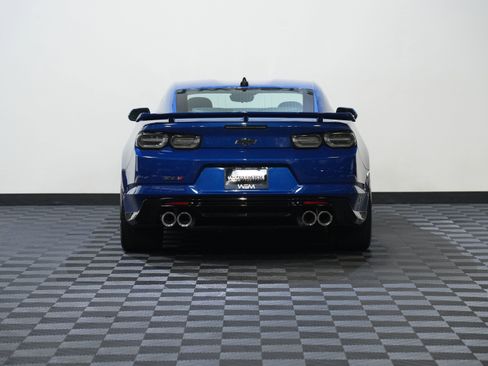 Used 2021 Chevrolet Camaro ZL1 RWD image 7