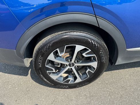 Used 2025 Kia Sportage EX AWD/4WD image 11