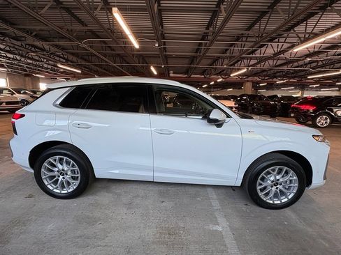 New 2026 Audi Q3 quattro 2.0T AWD/4WD image 9