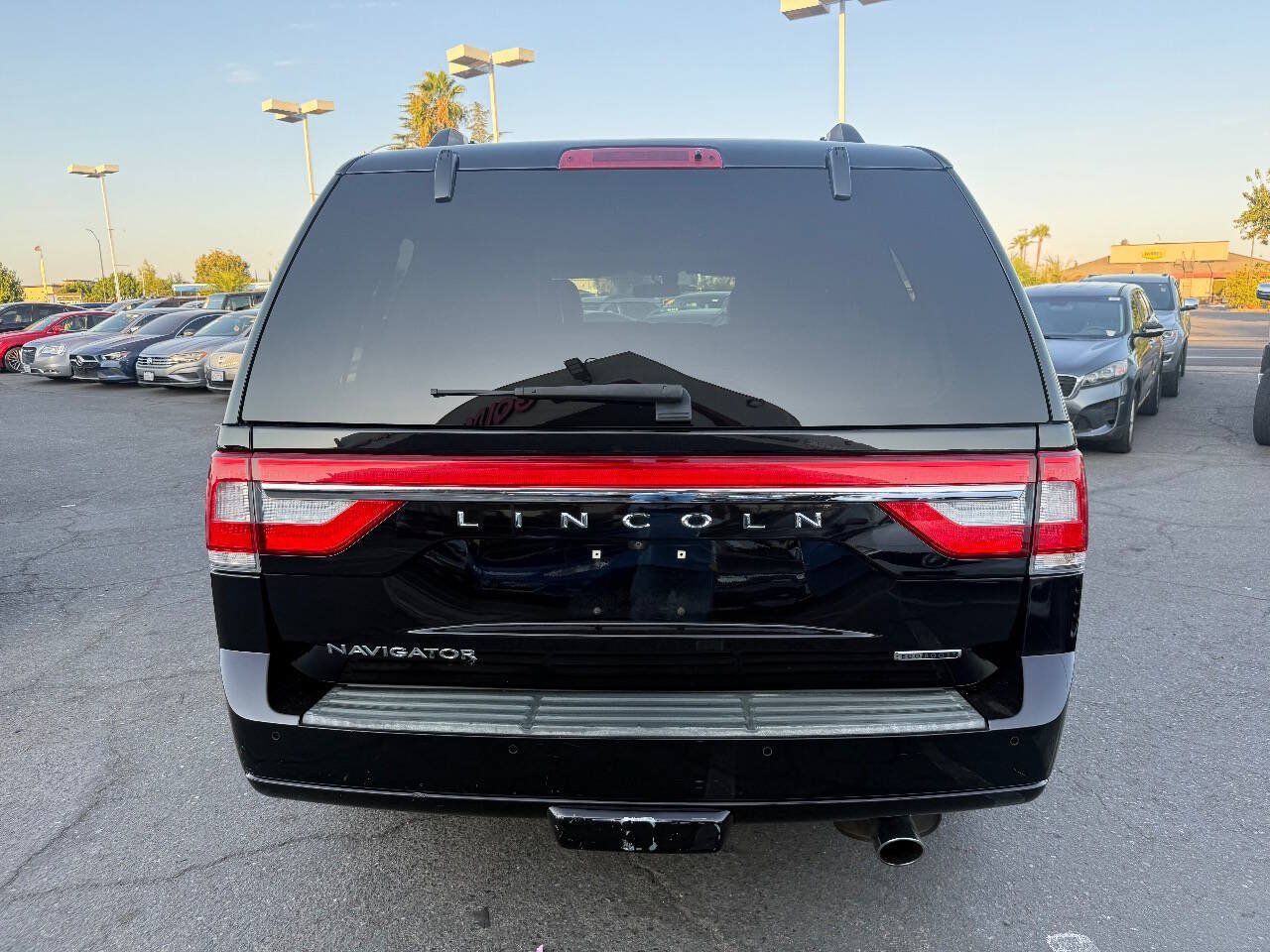 Used 2016 Lincoln Navigator Select AWD/4WD image 6